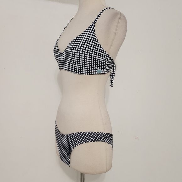 Roxy Beach Classics Reversible Fixed Triangle Bikini || High Leg Bottom - Picture 5 of 11